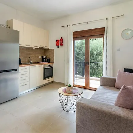 Stylish Bedsit Getaway 2 At Kriopighi * Kriopigi