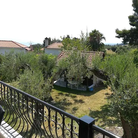 Stylish Bedsit Getaway 2 At Kriopighi