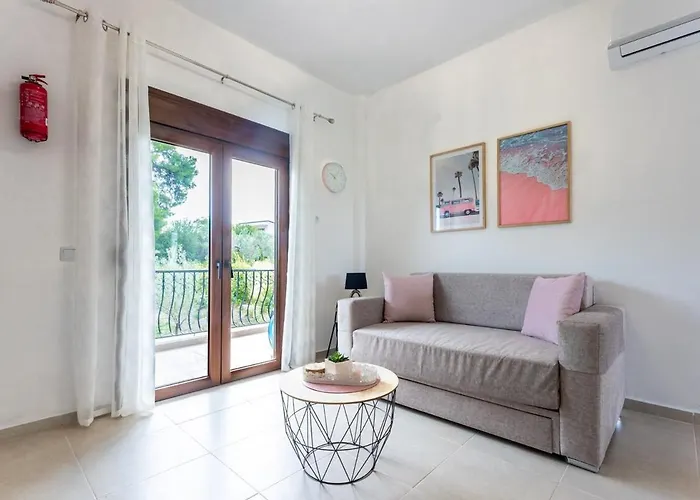 Stylish Bedsit Getaway 2 At Kriopighi 펜션